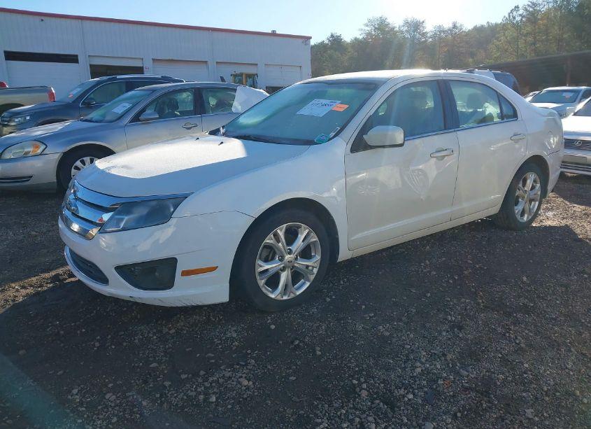 Photo 2 of 2012 Ford Fusion SE (VIN 3FAHP0HA2CR345679)