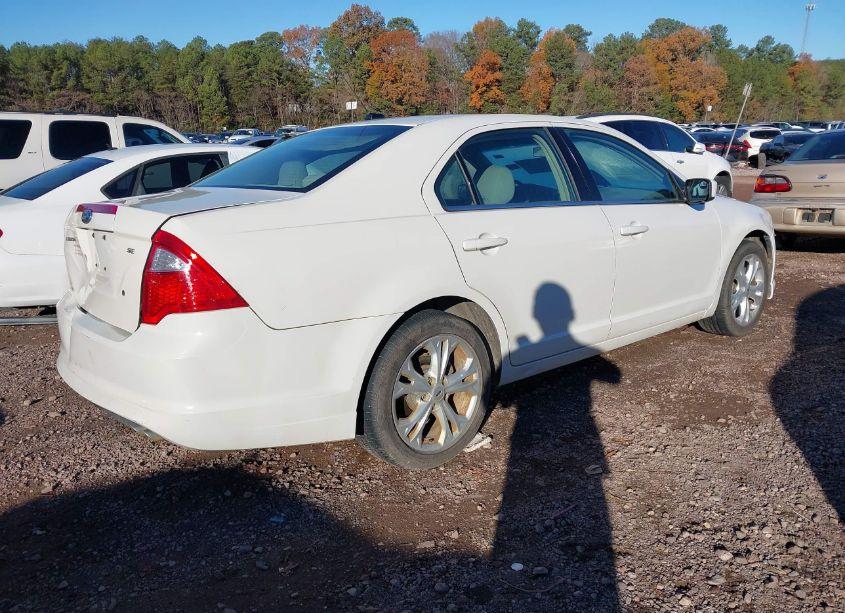 Photo 4 of 2012 Ford Fusion SE (VIN 3FAHP0HA2CR345679)