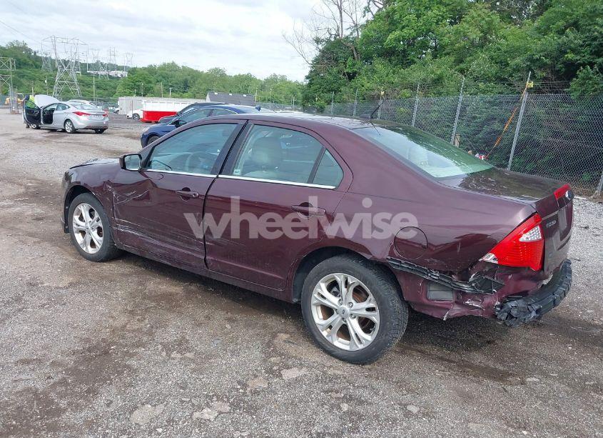 Photo 3 of 2012 Ford Fusion SE (VIN 3FAHP0HA2CR371330)