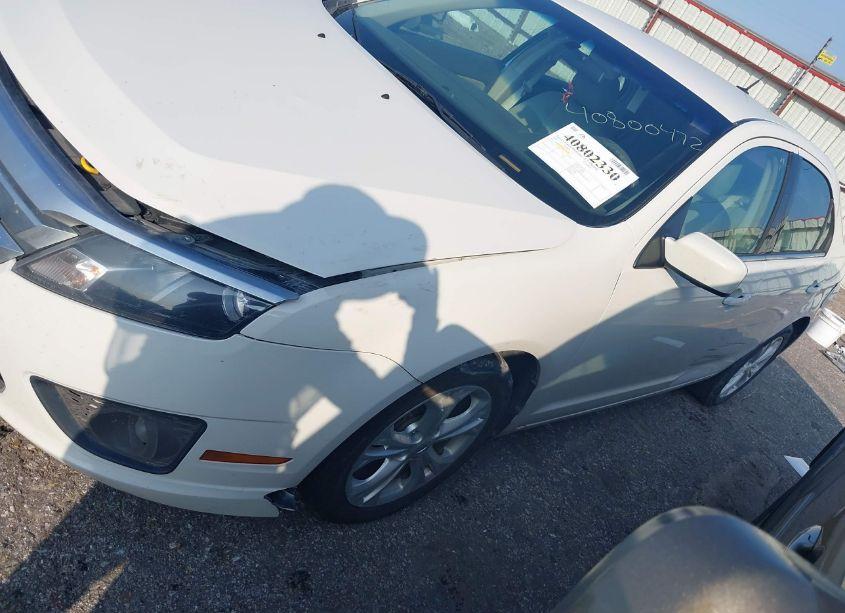 Photo 2 of 2012 Ford Fusion SE (VIN 3FAHP0HA2CR381713)