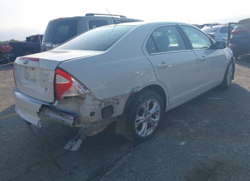 Photo 4 of 2012 Ford Fusion SE (VIN 3FAHP0HA2CR381713)