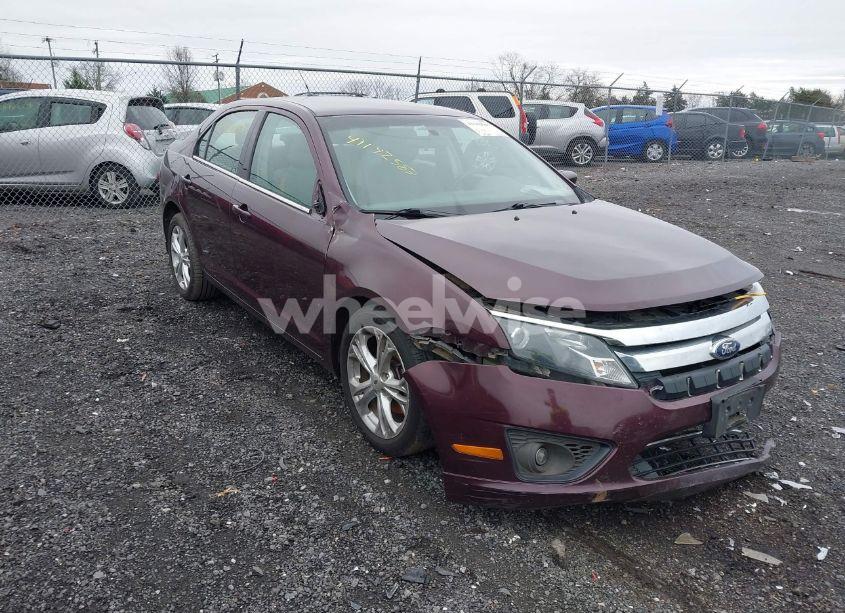 2012 Ford Fusion SE (VIN 3FAHP0HA2CR388628) main photo