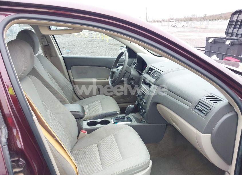 Photo 5 of 2012 Ford Fusion SE (VIN 3FAHP0HA2CR388628)