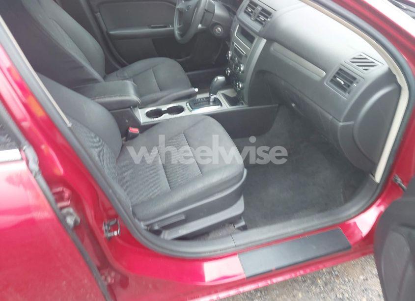 Photo 5 of 2012 Ford Fusion SE (VIN 3FAHP0HA2CR392890)