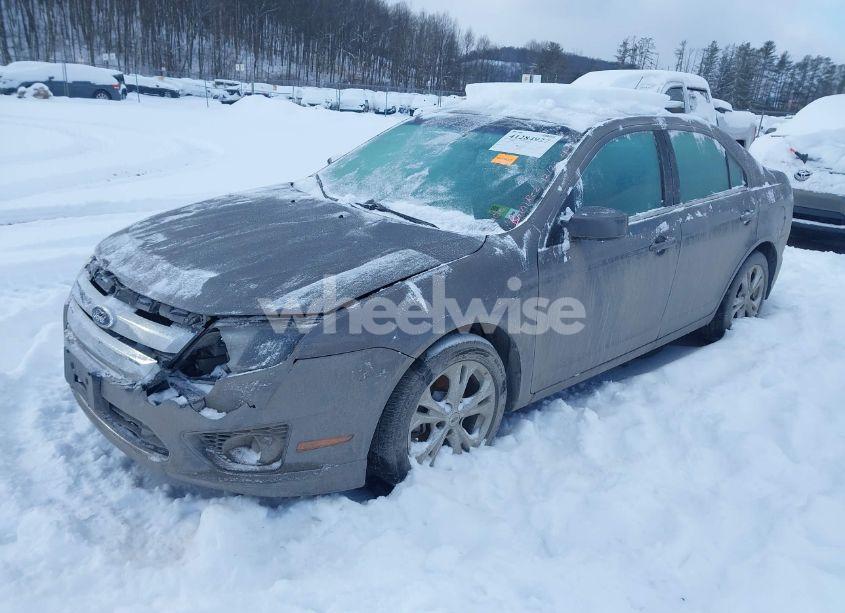 Photo 2 of 2012 Ford Fusion SE (VIN 3FAHP0HA2CR417707)