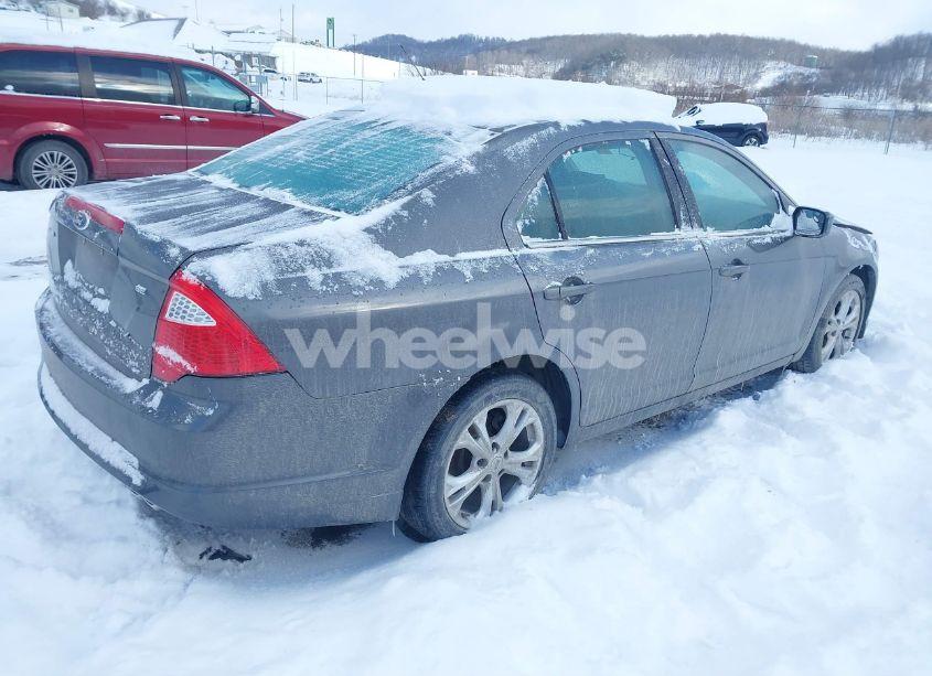 Photo 4 of 2012 Ford Fusion SE (VIN 3FAHP0HA2CR417707)