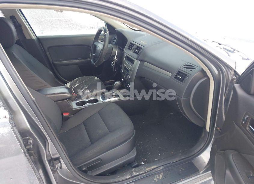 Photo 5 of 2012 Ford Fusion SE (VIN 3FAHP0HA2CR417707)