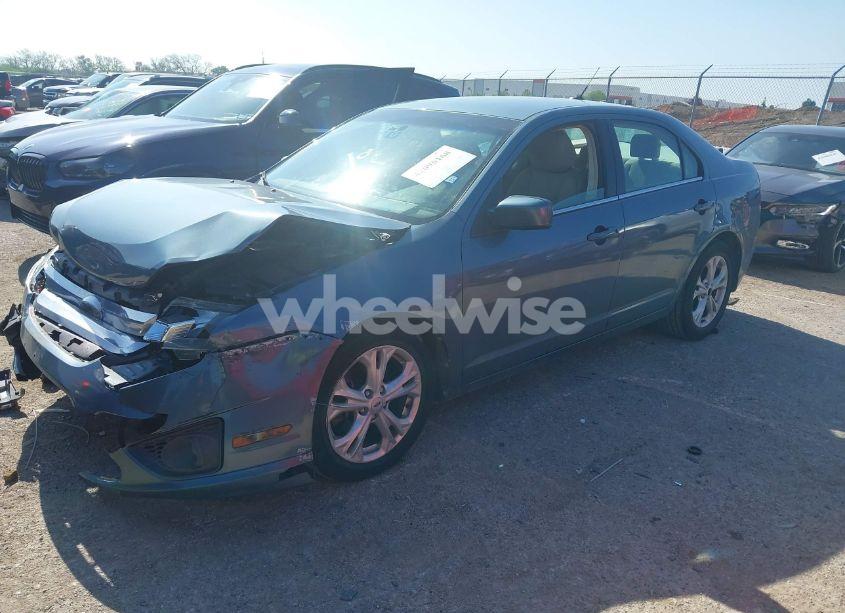 Photo 2 of 2012 Ford Fusion SE (VIN 3FAHP0HA2CR437066)