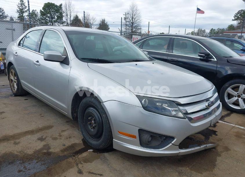 2012 Ford Fusion SE (VIN 3FAHP0HA2CR441375) main photo