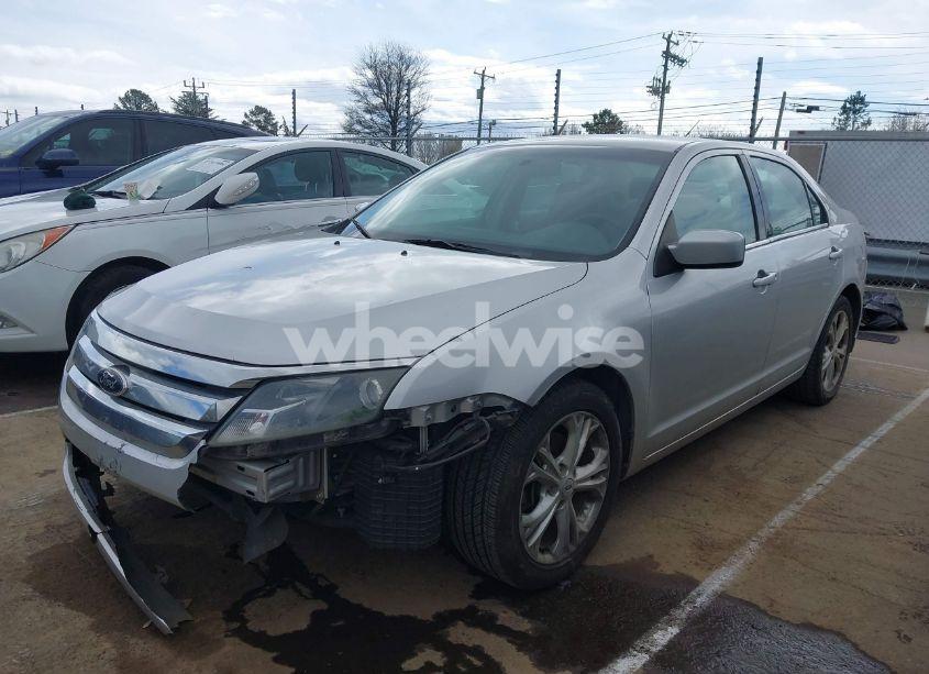 Photo 2 of 2012 Ford Fusion SE (VIN 3FAHP0HA2CR441375)