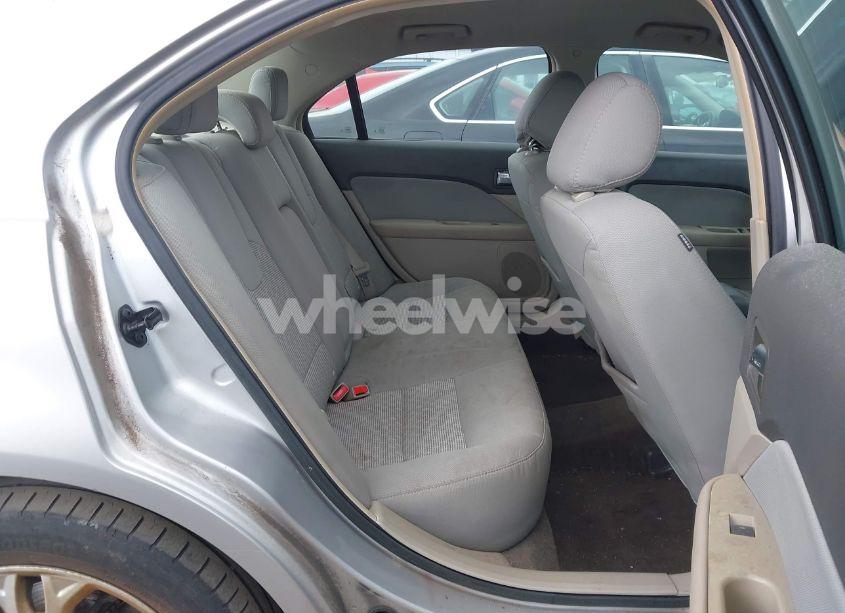 Photo 8 of 2012 Ford Fusion SE (VIN 3FAHP0HA2CR441375)