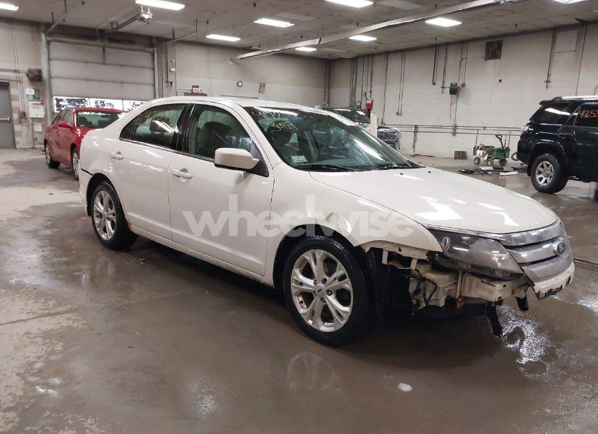 2012 Ford Fusion SE (VIN 3FAHP0HA2CR441652) main photo