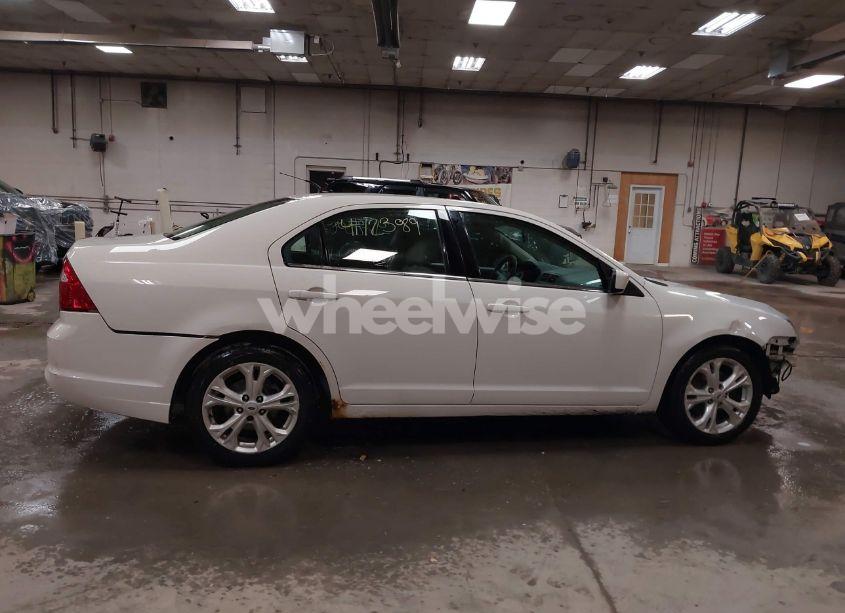 Photo 13 of 2012 Ford Fusion SE (VIN 3FAHP0HA2CR441652)
