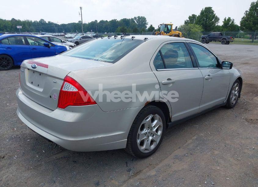 Photo 4 of 2010 Ford Fusion SE (VIN 3FAHP0HA3AR141275)