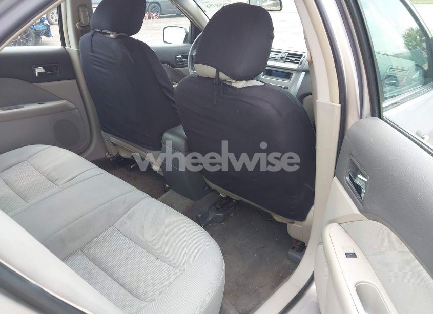 Photo 8 of 2010 Ford Fusion SE (VIN 3FAHP0HA3AR141275)