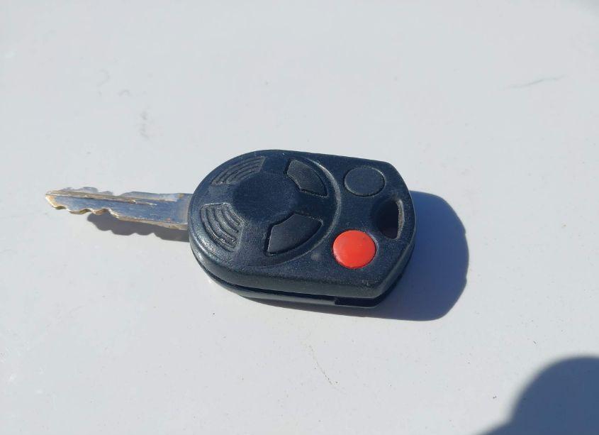 Photo 11 of 2010 Ford Fusion SE (VIN 3FAHP0HA3AR155225)