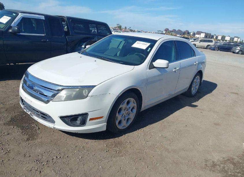Photo 2 of 2010 Ford Fusion SE (VIN 3FAHP0HA3AR155225)