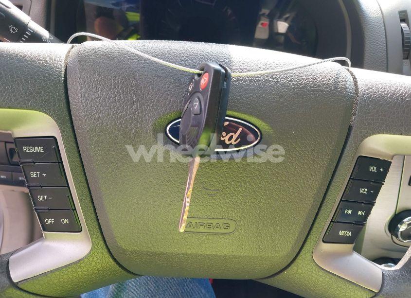 Photo 11 of 2010 Ford Fusion SE (VIN 3FAHP0HA3AR163647)