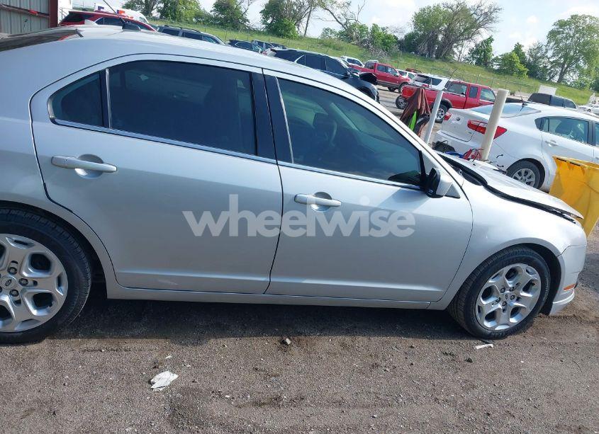 Photo 13 of 2010 Ford Fusion SE (VIN 3FAHP0HA3AR163647)