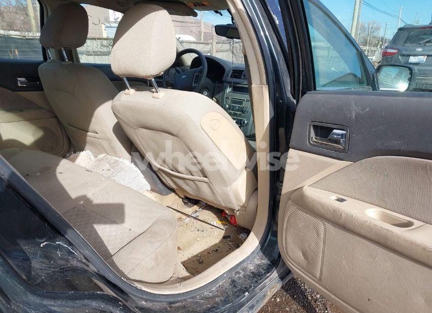 Photo 8 of 2010 Ford Fusion SE (VIN 3FAHP0HA3AR166161)