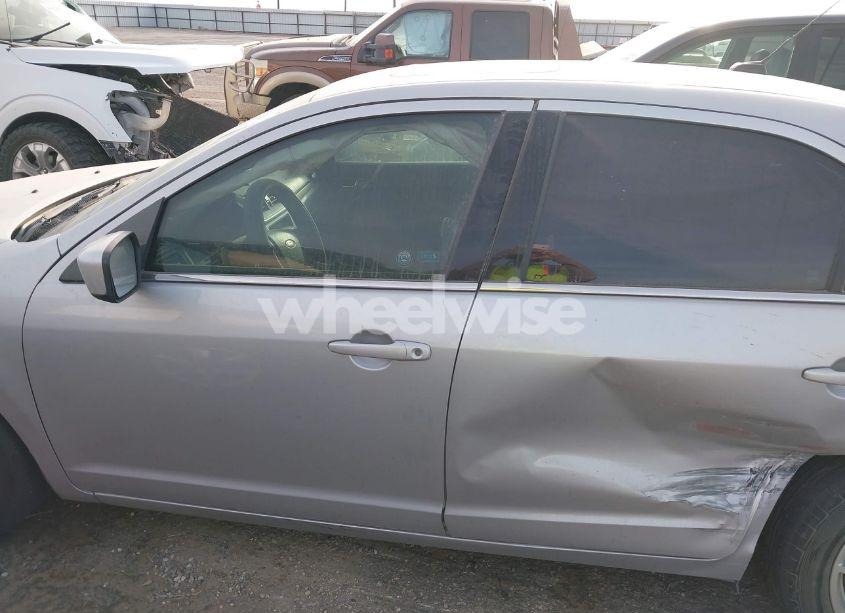 Photo 15 of 2010 Ford Fusion SE (VIN 3FAHP0HA3AR169366)