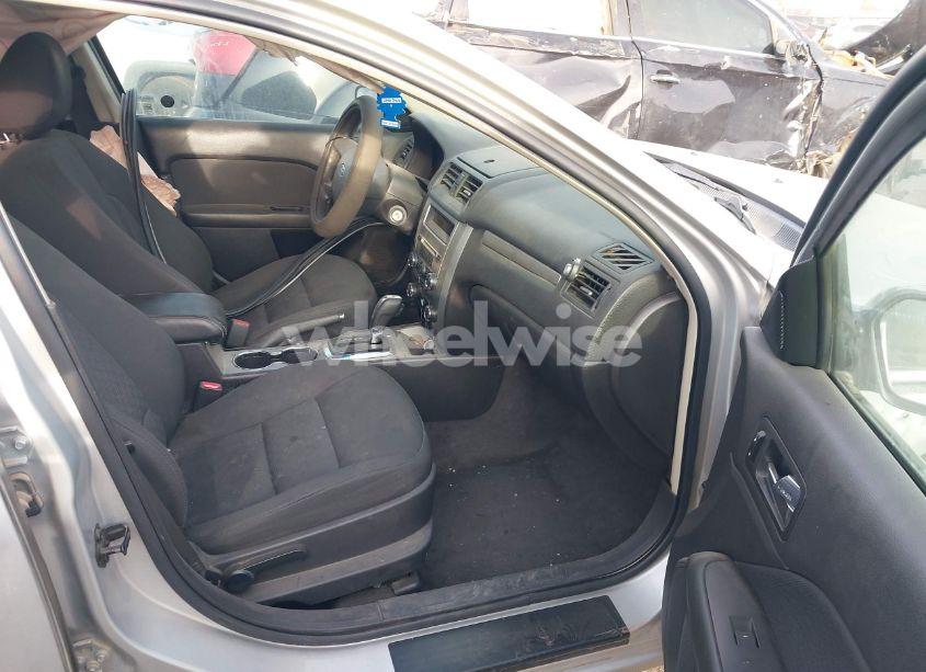 Photo 5 of 2010 Ford Fusion SE (VIN 3FAHP0HA3AR169366)