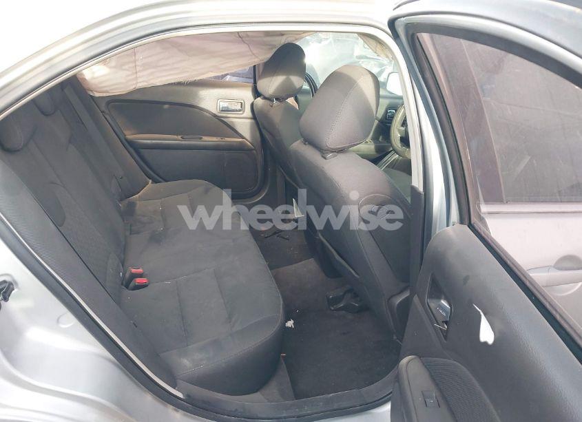 Photo 8 of 2010 Ford Fusion SE (VIN 3FAHP0HA3AR169366)