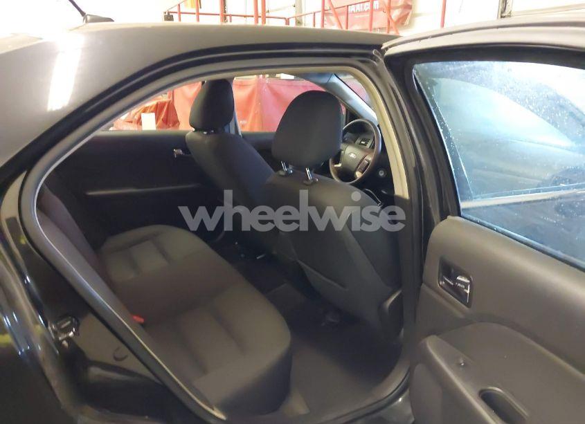 Photo 8 of 2010 Ford Fusion SE (VIN 3FAHP0HA3AR169898)