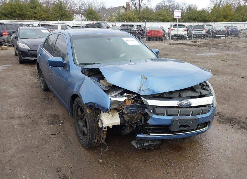 2010 Ford Fusion SE (VIN 3FAHP0HA3AR198754) main photo