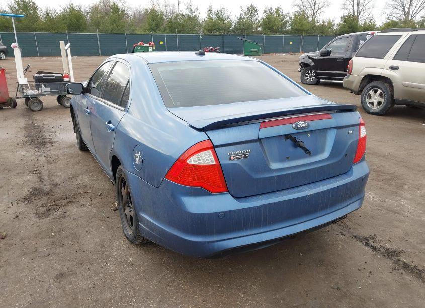 Photo 3 of 2010 Ford Fusion SE (VIN 3FAHP0HA3AR198754)