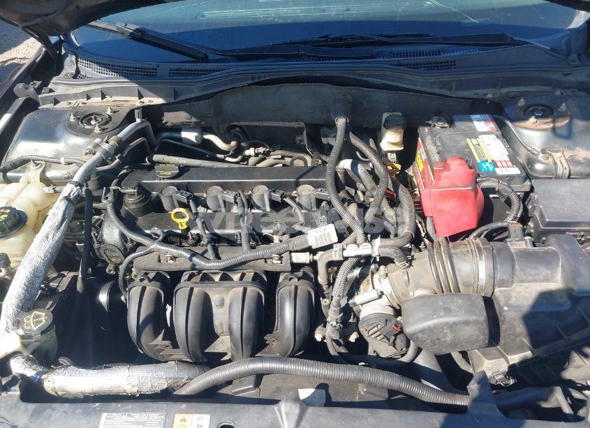 Photo 10 of 2010 Ford Fusion SE (VIN 3FAHP0HA3AR201250)