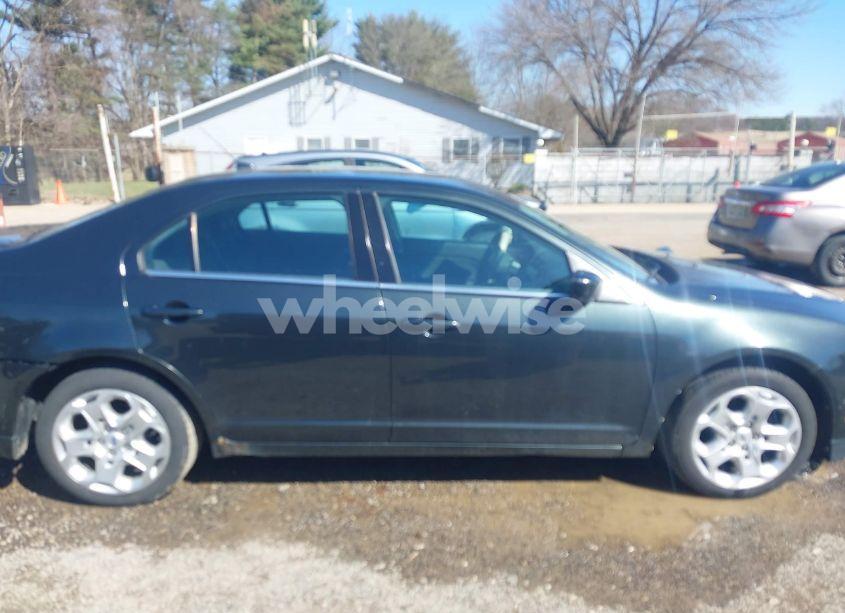 Photo 14 of 2010 Ford Fusion SE (VIN 3FAHP0HA3AR201250)