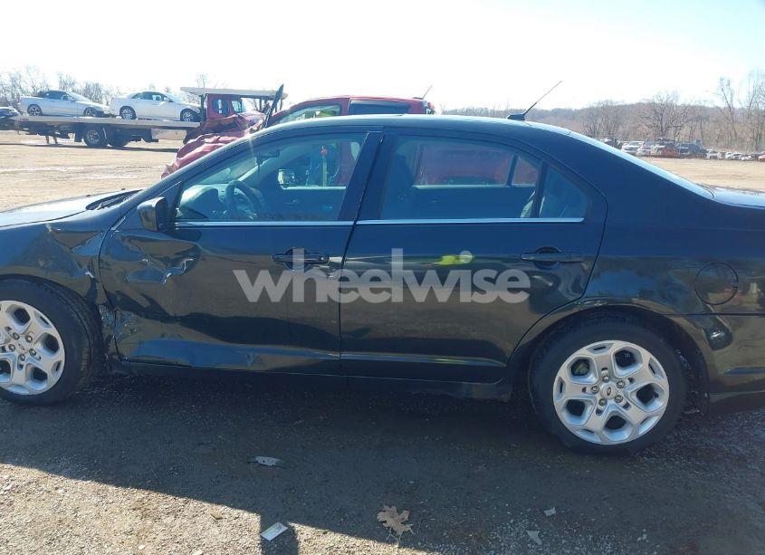 Photo 15 of 2010 Ford Fusion SE (VIN 3FAHP0HA3AR201250)