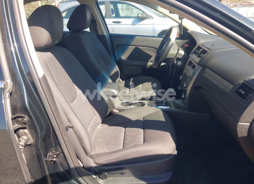 Photo 5 of 2010 Ford Fusion SE (VIN 3FAHP0HA3AR201250)