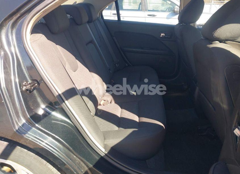 Photo 8 of 2010 Ford Fusion SE (VIN 3FAHP0HA3AR201250)