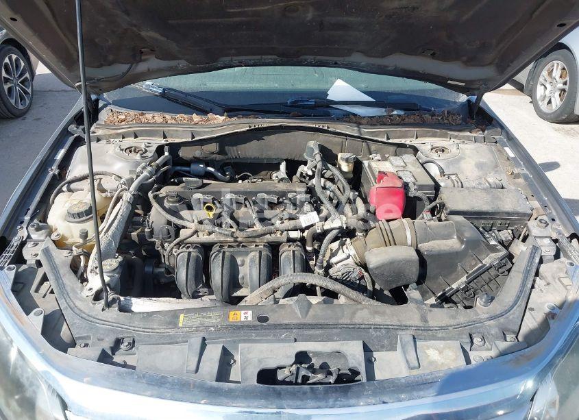 Photo 10 of 2010 Ford Fusion SE (VIN 3FAHP0HA3AR225600)