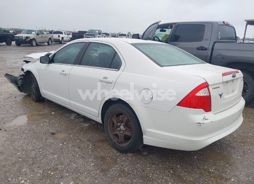 Photo 3 of 2010 Ford Fusion SE (VIN 3FAHP0HA3AR243983)