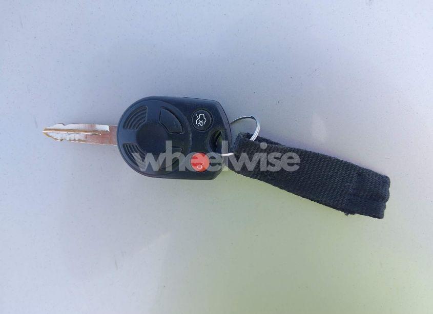 Photo 11 of 2010 Ford Fusion SE (VIN 3FAHP0HA3AR261500)