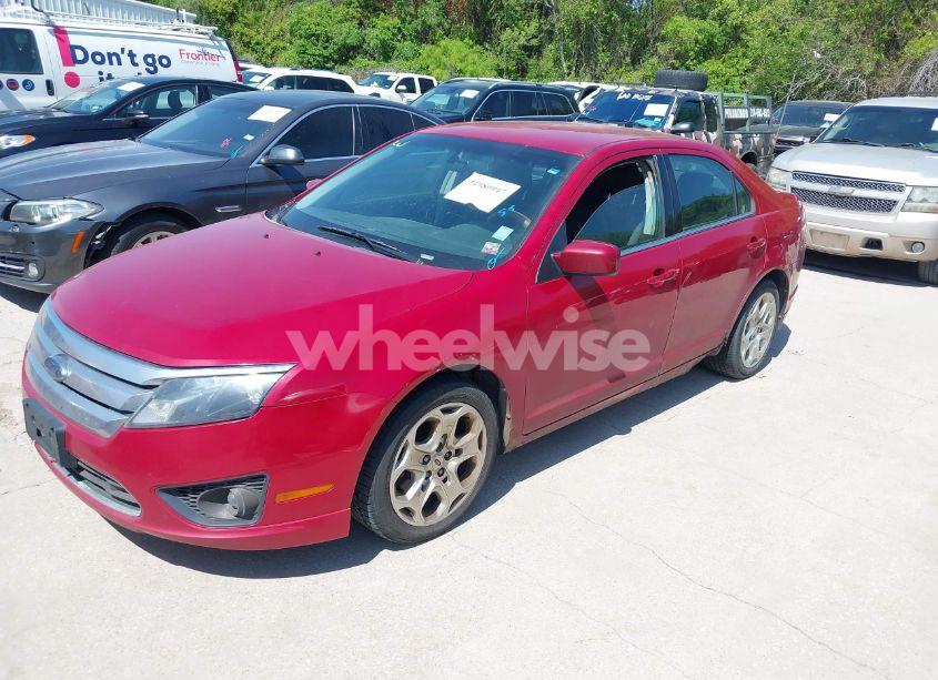 Photo 2 of 2010 Ford Fusion SE (VIN 3FAHP0HA3AR261500)