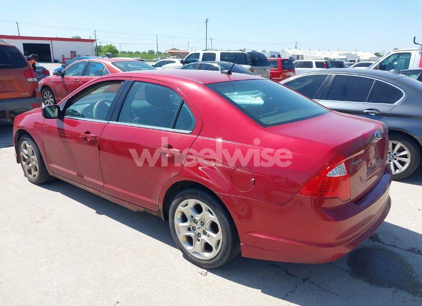 Photo 3 of 2010 Ford Fusion SE (VIN 3FAHP0HA3AR261500)