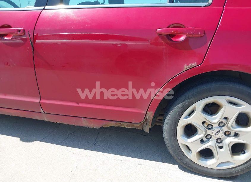 Photo 6 of 2010 Ford Fusion SE (VIN 3FAHP0HA3AR261500)