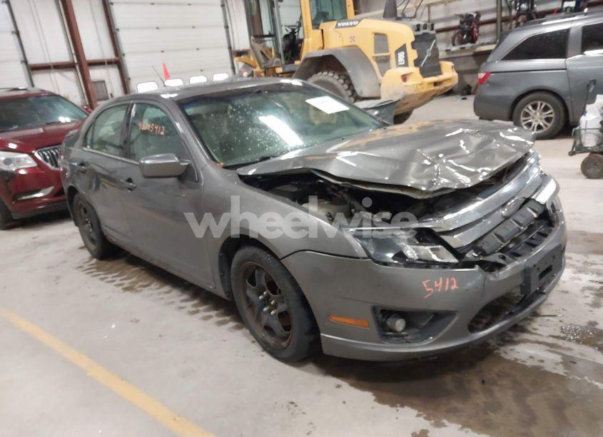 2010 Ford Fusion SE (VIN 3FAHP0HA3AR267913) main photo