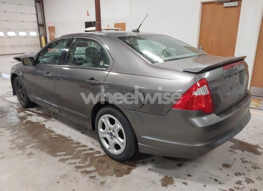 Photo 3 of 2010 Ford Fusion SE (VIN 3FAHP0HA3AR267913)