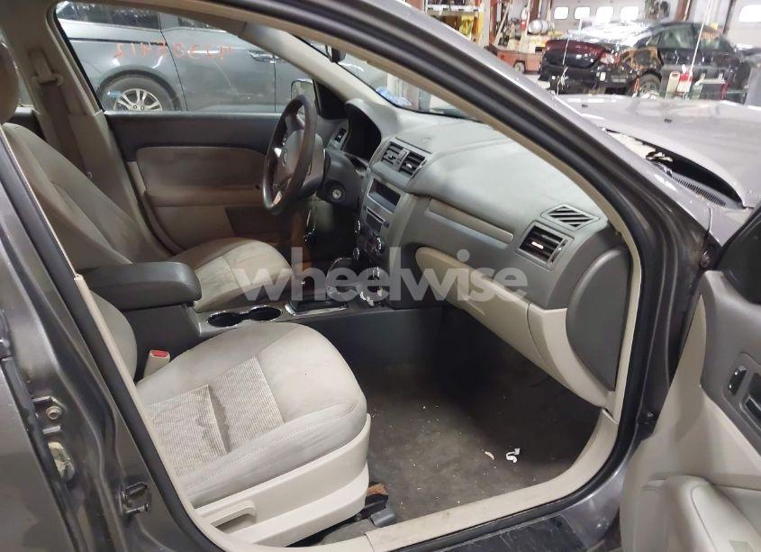 Photo 5 of 2010 Ford Fusion SE (VIN 3FAHP0HA3AR267913)