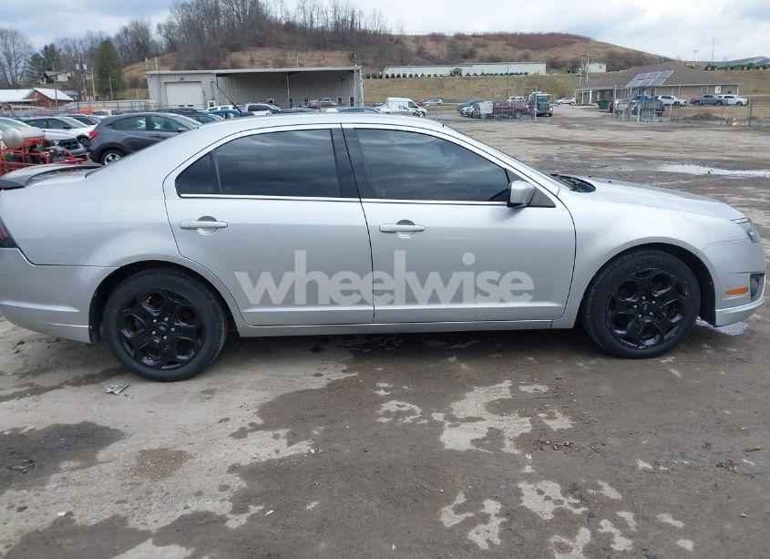 Photo 13 of 2010 Ford Fusion SE (VIN 3FAHP0HA3AR295047)