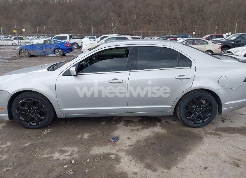 Photo 14 of 2010 Ford Fusion SE (VIN 3FAHP0HA3AR295047)