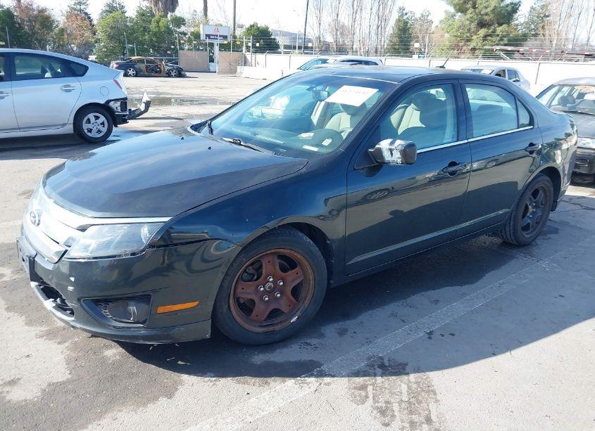Photo 2 of 2010 Ford Fusion SE (VIN 3FAHP0HA3AR295470)