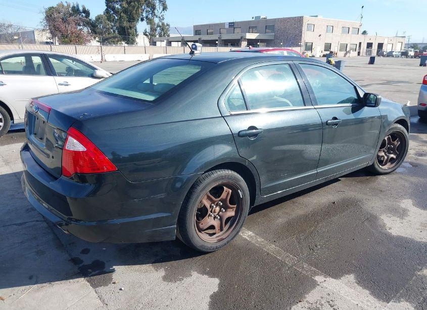 Photo 4 of 2010 Ford Fusion SE (VIN 3FAHP0HA3AR295470)
