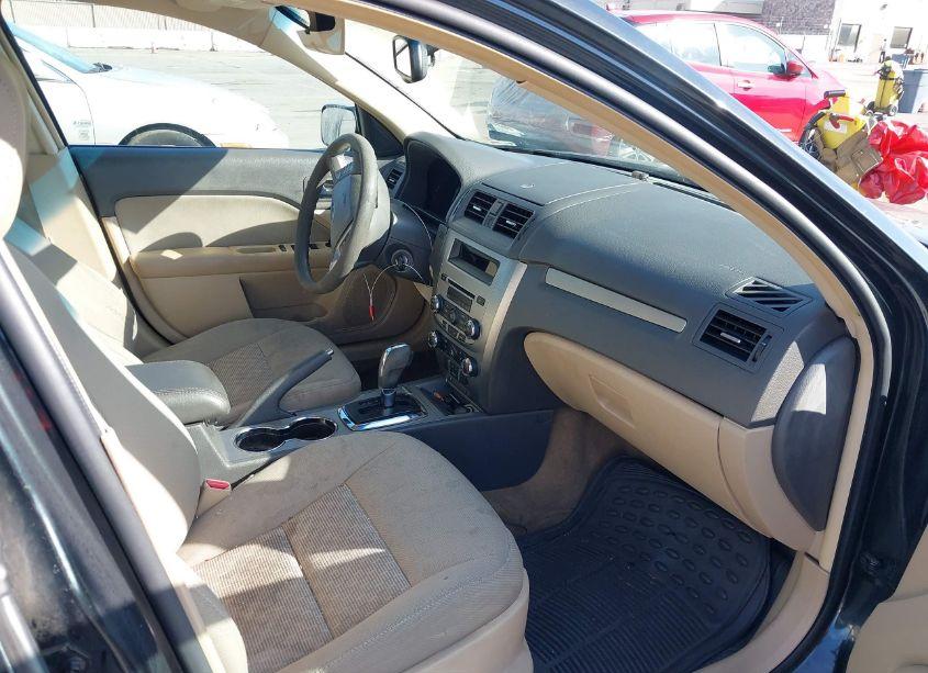 Photo 5 of 2010 Ford Fusion SE (VIN 3FAHP0HA3AR295470)