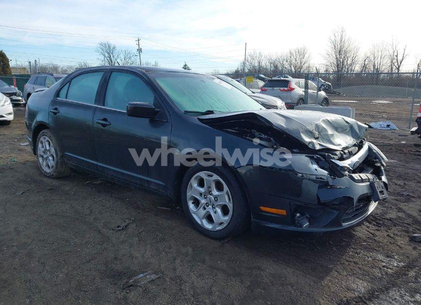 2010 Ford Fusion SE (VIN 3FAHP0HA3AR309562) main photo